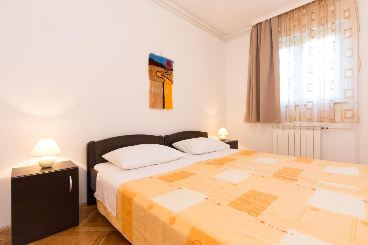 Lana Apartment Punat Exterior photo