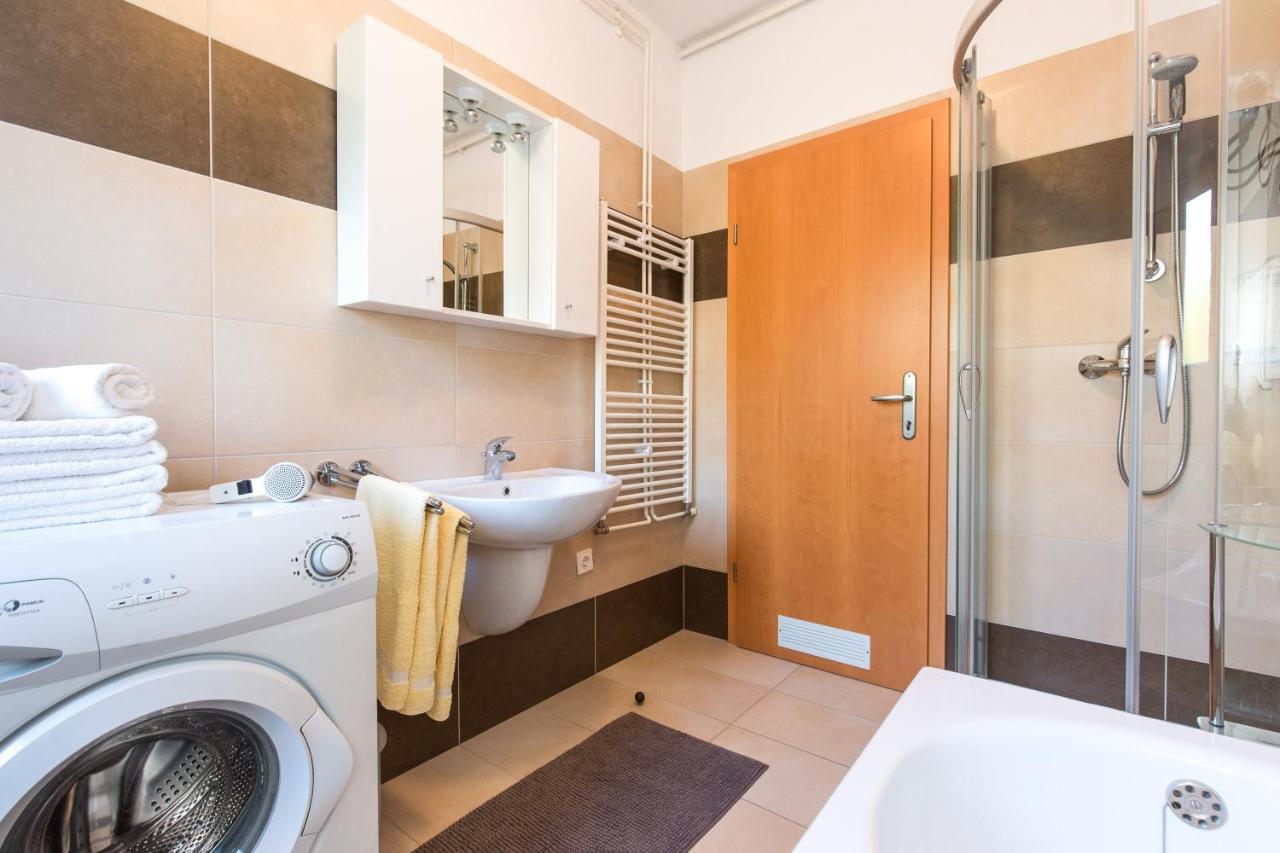 Lana Apartment Punat Exterior photo